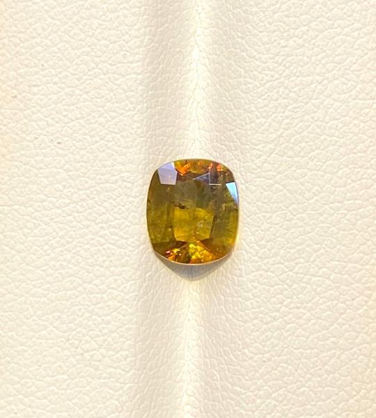 Natural Sphene – 1.300 Ct