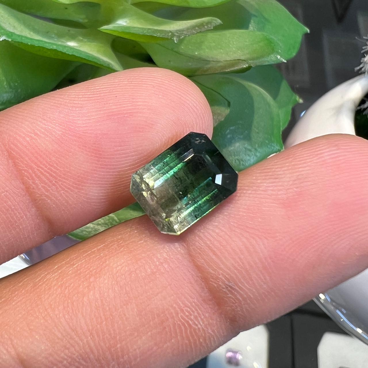 Natural Bi-Color Tourmaline - 6.44 Ct