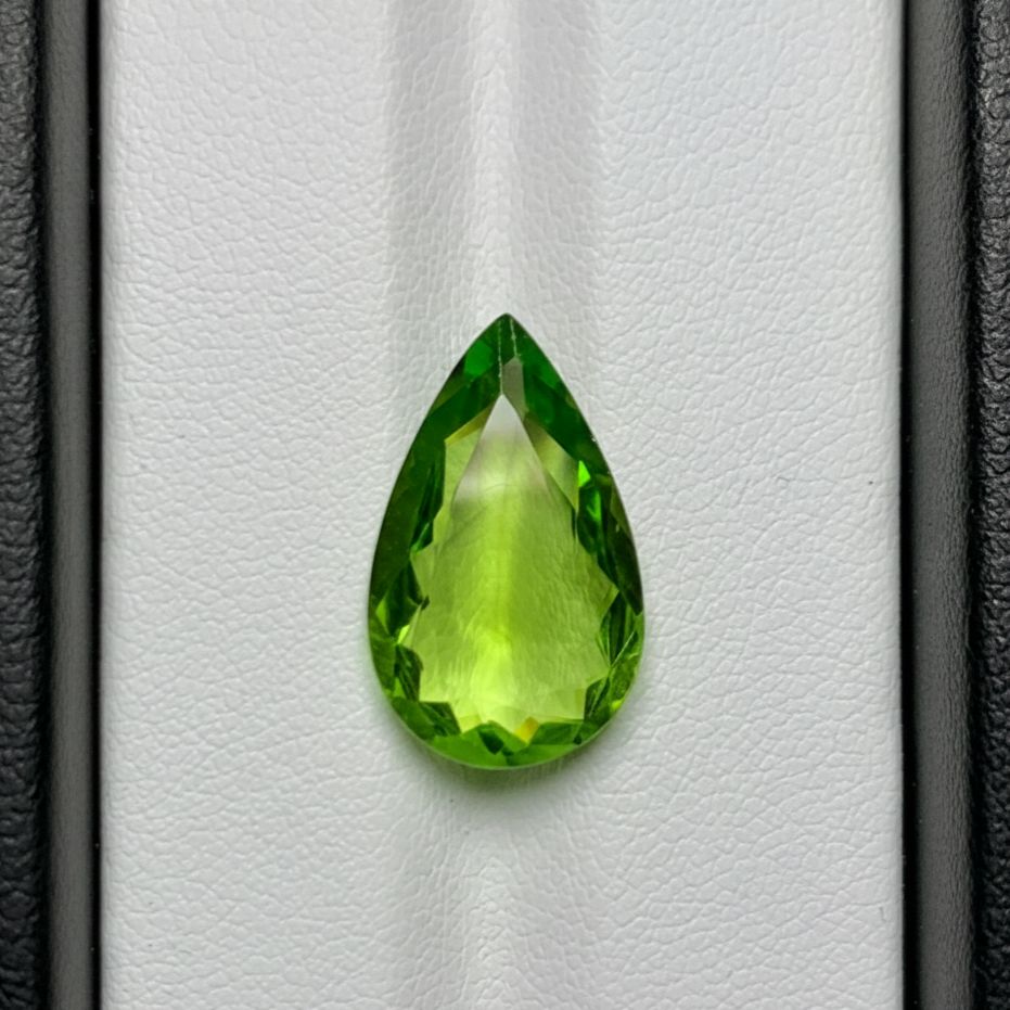 Natural Peridot Gemstone - 7.950 Ct