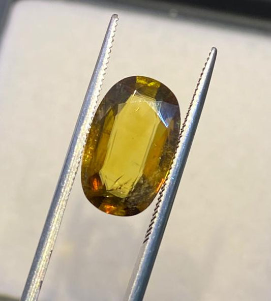 Natural Sphene – 3.835 Ct