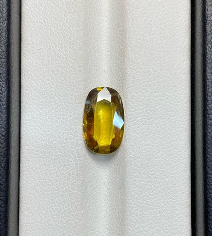 Natural Sphene – 3.835 Ct