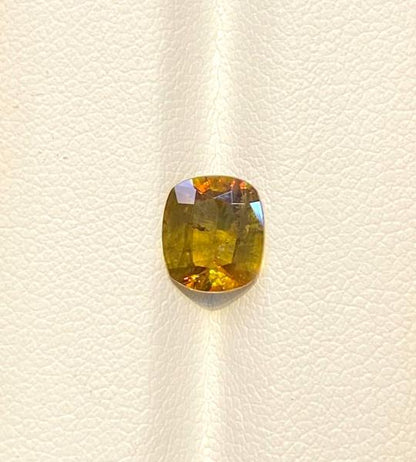 Natural Sphene – 1.300 Ct