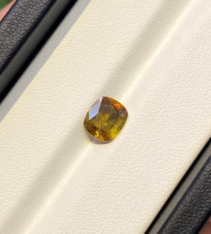 Natural Sphene – 1.300 Ct