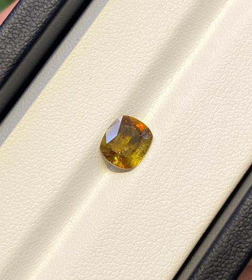 Natural Sphene – 1.300 Ct