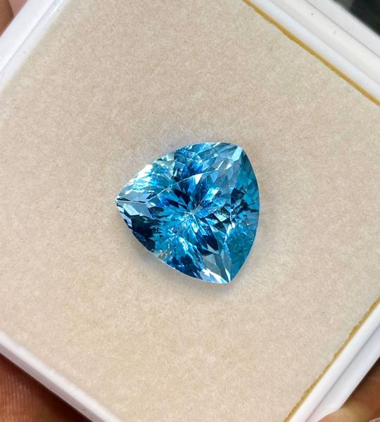17.17 Ct Swiss Blue Topaz