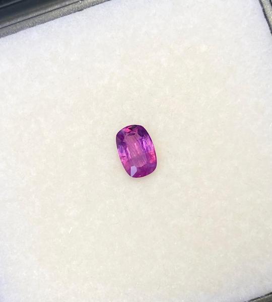 Natural Sapphire - 0.755 Ct